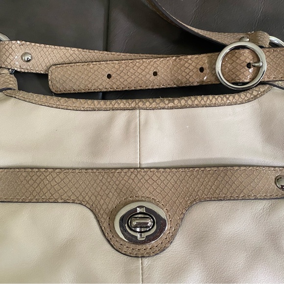 COACH Penelope Leather Crossbody bag - Picture 5 of 5